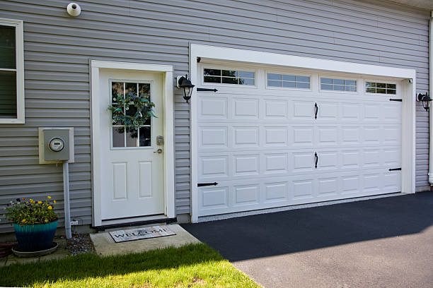 24/7 Emergency Garage Door Panel Replacement experts in Frankenmuth, MI
